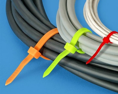 Стяжки нейлоновые 4.8x300мм хомуты 50шт.черные Стяжки нейлоновые 4.8x300мм хомуты 50шт.черные